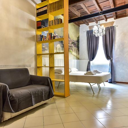 Trastevere Queen Рим Екстериор снимка